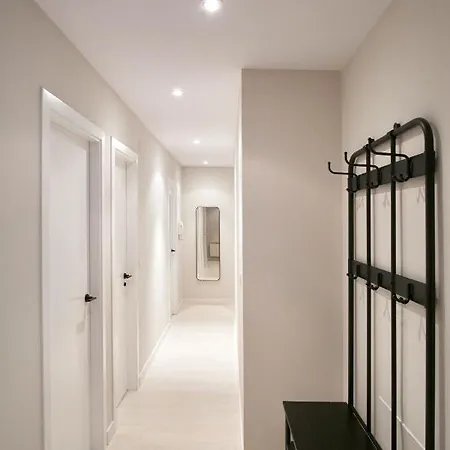 Arroyos Apartment