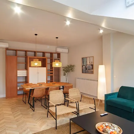 Arroyos Apartment